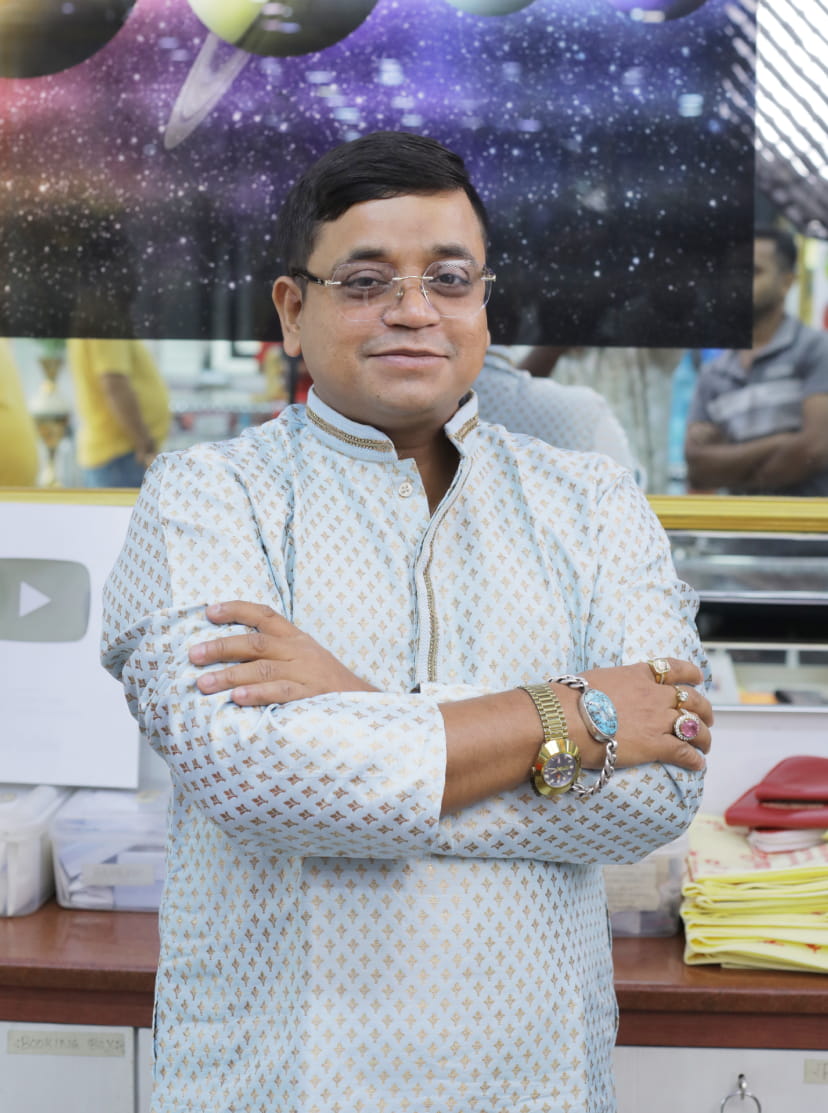 Portrait of Astrologer SK Abid in traditional Indian attire, sharing personalized astrology guidance and life consultation from Kolkata